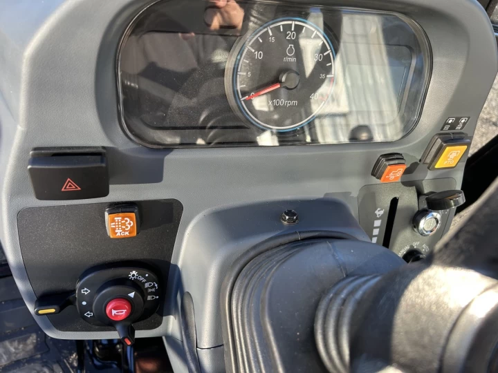 2026 TYM T3035CH LOADER CABINE