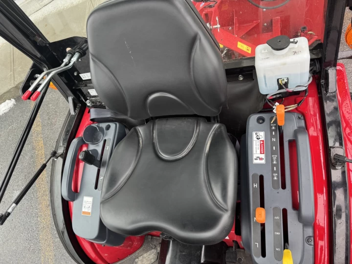 2026 TYM TRACTEUR T254HC CABINE SOUFFLEUR SOUFFLEUR A CONTROLEUR COMPLET HYDRAULIQUE