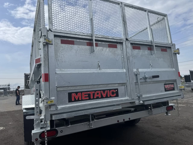 METAVIC 7X14 DOMPEUR CHARGEUSE A BOIS 1150M16' 2026