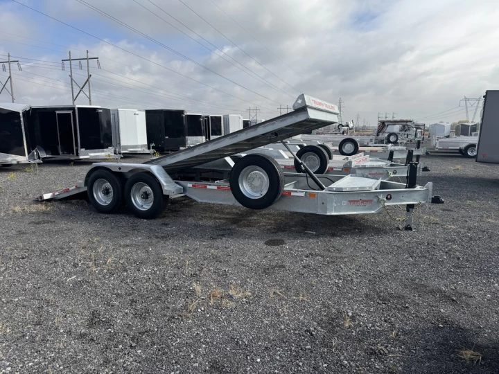 2025 TRIUMPH TILT 82''X20' 8K ESSIEUX 8000LBS CHAQUE