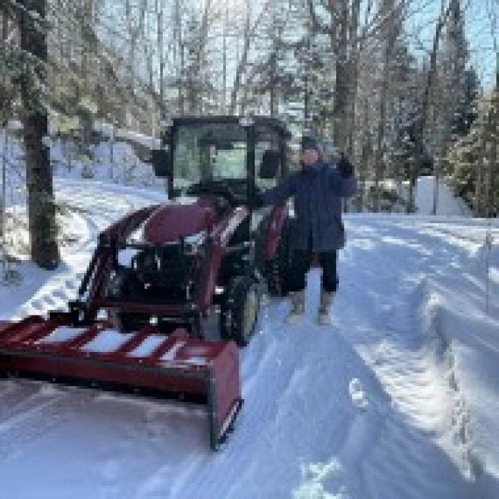 2023 YANMAR SA425 