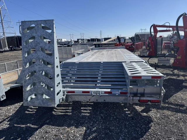 Triumph 102x20+5 Deckover | Essieux double 7000lb | 2025