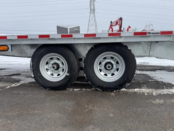 2025 Triumph TA102x20+5-70 Deckover Beavertail | Tandem 7000lb